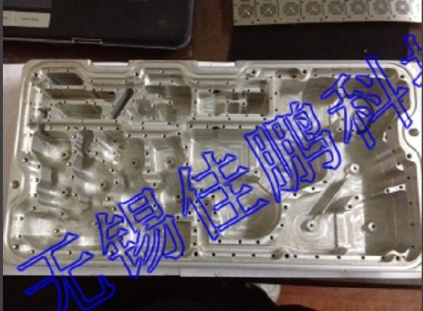 發(fā)動(dòng)機(jī)外殼